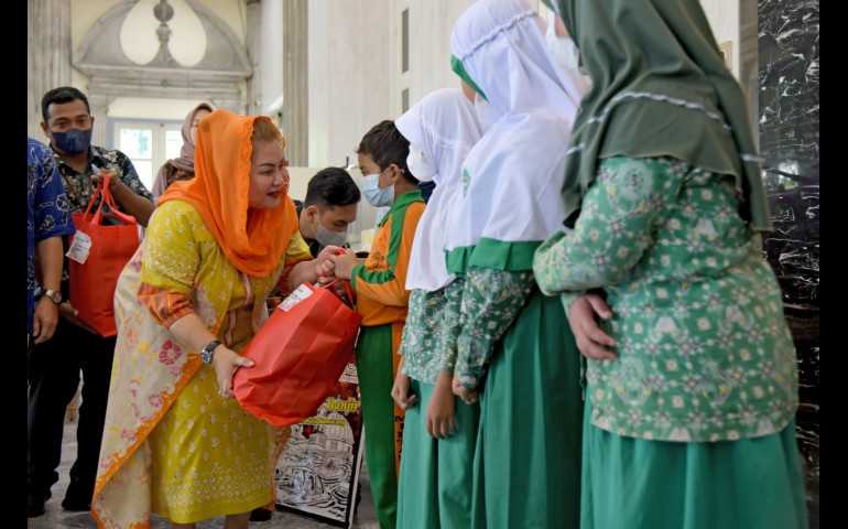 Pemkot Semarang Terima Bantuan Dari CSR Untuk Korban Banjir