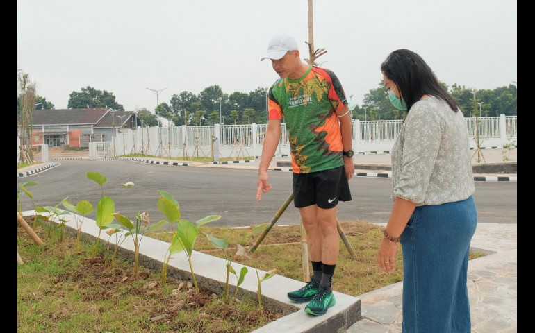 Ganjar Sentil Pengelola, Bangunan Rusak dan Tidak Presisi di Stadion Jatidiri Semarang