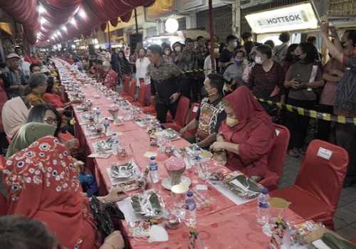 Sambut Imlek, Pemkot Semarang Bersama Komunitas Pecinan Semawis Gelar ’Ji Kau Meh’ dan ‘Tuk Panjang’