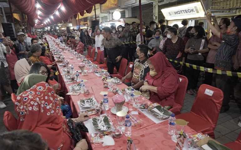 Sambut Imlek, Pemkot Semarang Bersama Komunitas Pecinan Semawis Gelar ’Ji Kau Meh’ dan ‘Tuk Panjang’