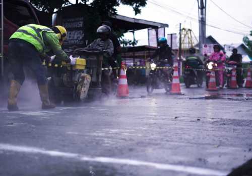 Semen Indonesia Sukses Aplikasikan Beton Cepat Kering di Jalan Karangawen Semarang