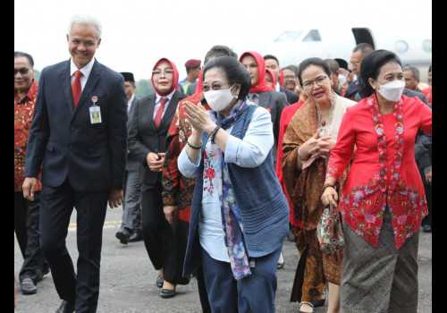Hadiri Pelantikan Wali Kota Semarang Hevearita, Megawati di Sambut Dengan Suka Cita