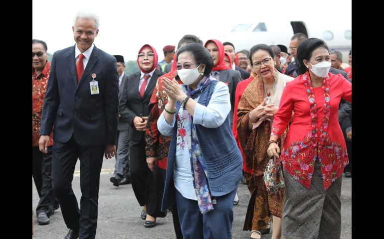 Hadiri Pelantikan Wali Kota Semarang Hevearita, Megawati di Sambut Dengan Suka Cita