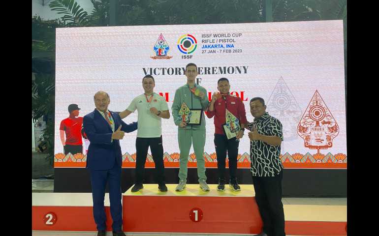 Atlet Menembak Mengharumkan Nama Kota Semarang, Raih Perunggu di Kejuaraan Dunia