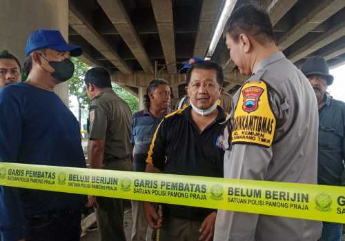 Tegas, Ini Alasan Satpol PP Robohkan Lapak Liar di Bawah Fly Over Tanjung Emas Semarang