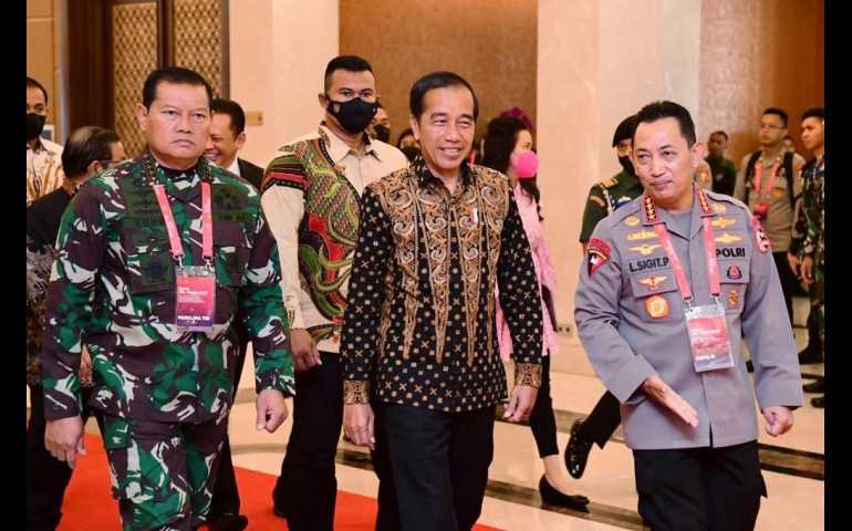 Presiden Jokowi Ultimatum Kapolda dan Pangdam Waspadai Karhutla