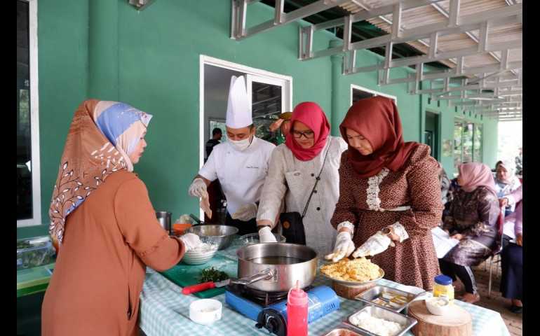 Aston Inn Pandanaran Semarang Bongkar Resep Masakan Bersama Ibu Persit