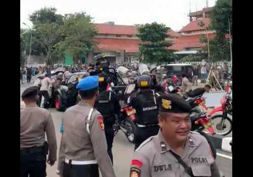 Sesalkan Kericuhan Supporter, Ganjar Pastikan Tidak Ada Korban