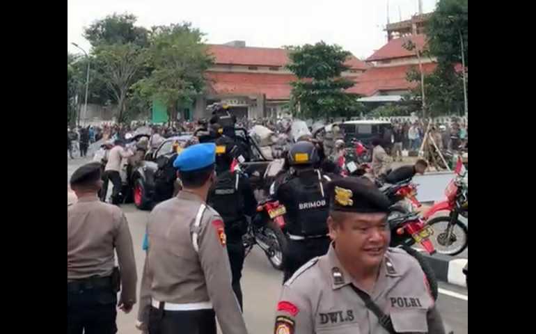 Sesalkan Kericuhan Supporter, Ganjar Pastikan Tidak Ada Korban
