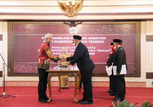 Usai di Lantik, Ini Tugas KI Jateng: Edukasi Keterbukaan Informasi kepada Masyarakat