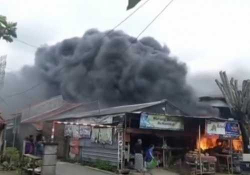 Rumah Industri Styrofoam Semarang Ludes Terbakar, Korban Jiwa Nihil