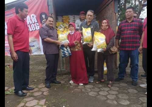 Warga Senang, Terbantu dengan Adanya Operasi Pasar di Ungaran Semarang