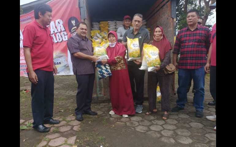 Warga Senang, Terbantu dengan Adanya Operasi Pasar di Ungaran Semarang