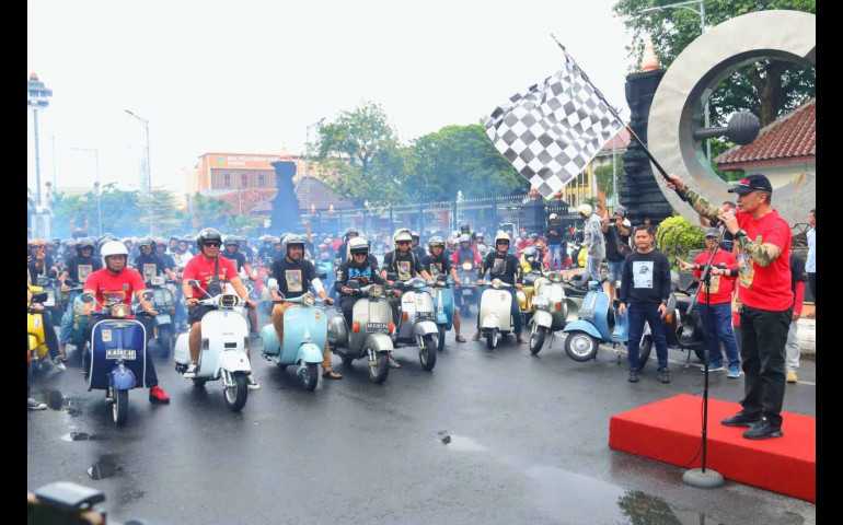 Unik, Pemkab Kudus Ajak Komunitas Vespa Jadi Pelopor Keselamatan Berlalu Lintas