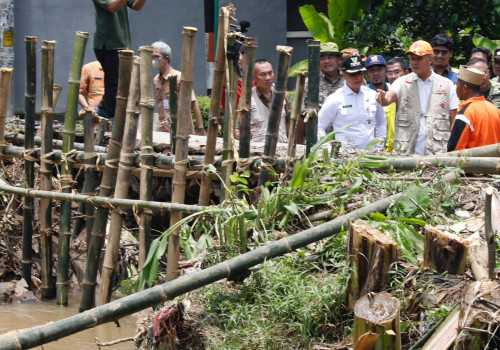 Sigap! Tanggul Jebol di Sungai Dawe Kudus, Pemprov Jateng Lakukan Penanganan