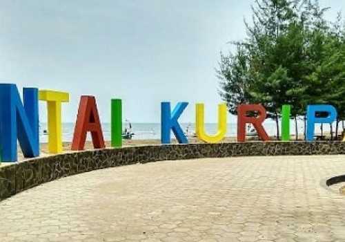 Membuang Kepenatan dengan Menikmati Keindahan Pantai Kuripan Batang