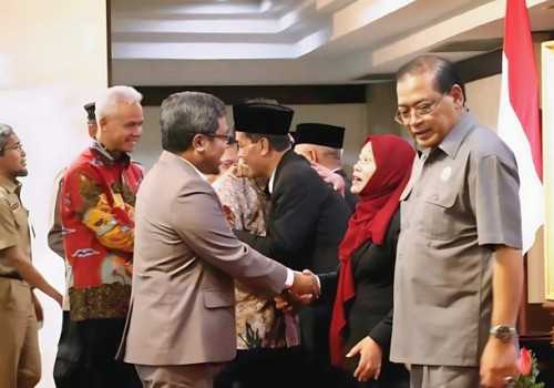 Pelantikan KIP Jateng, Ferry Wawan Cahyono : Keterbukaan Informasi Hal Penting  Proses Penyelenggaraan Pelayanan Informasi Publik