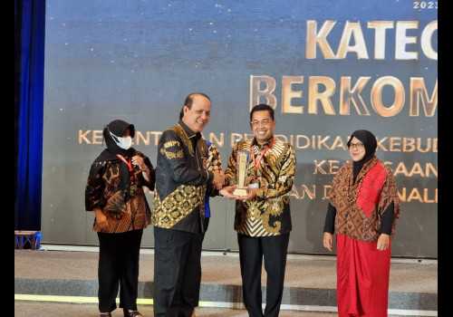 Kejagung Terima Penghargaan RAN PE Awards