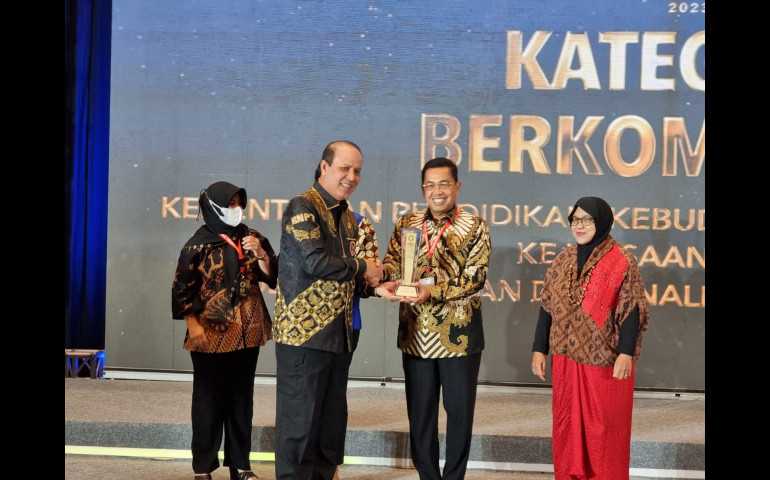 Kejagung Terima Penghargaan RAN PE Awards