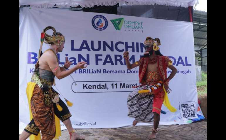Resmikan Kandang BRILiaN FARM, Dompet Dhuafa Gelar Kesenian Tradisional