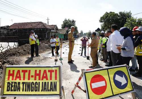 Truk ODOL Sebabkan Jalan Rusak, Ganjar Siapkan Alat Timbang Portable