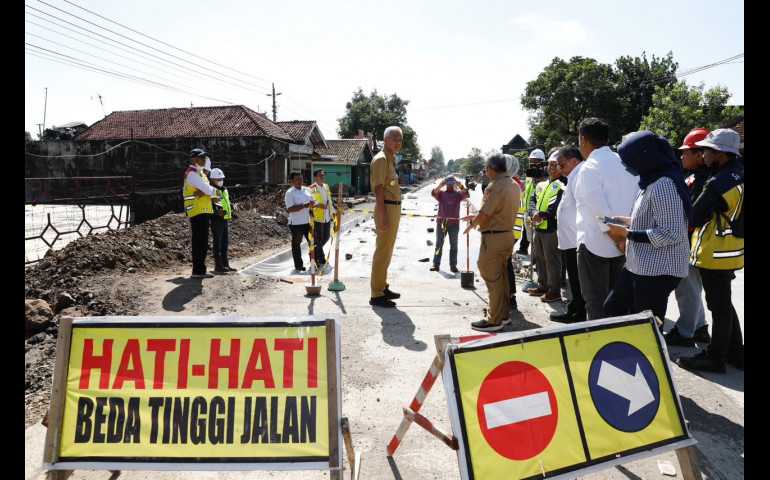 Truk ODOL Sebabkan Jalan Rusak, Ganjar Siapkan Alat Timbang Portable