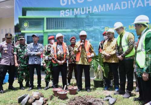 Menko PMK RI Letakkan Batu Pertama RSI Muhammadiyah 2