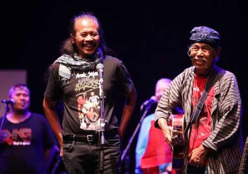 Bahasa Rasa Sawung Jabo pada Konser “Senandung Anak Wayang Reunion”