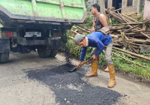 Respon Aduan Masyarakat, Pemprov Jateng Kebut Perbaikan Jalan Rusak di Batang dan Kendal