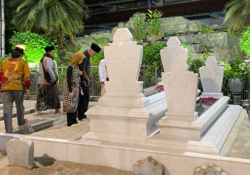 Jelang Ramadhan, Ganjar Keliling Ziarah ke Makam Walisongo