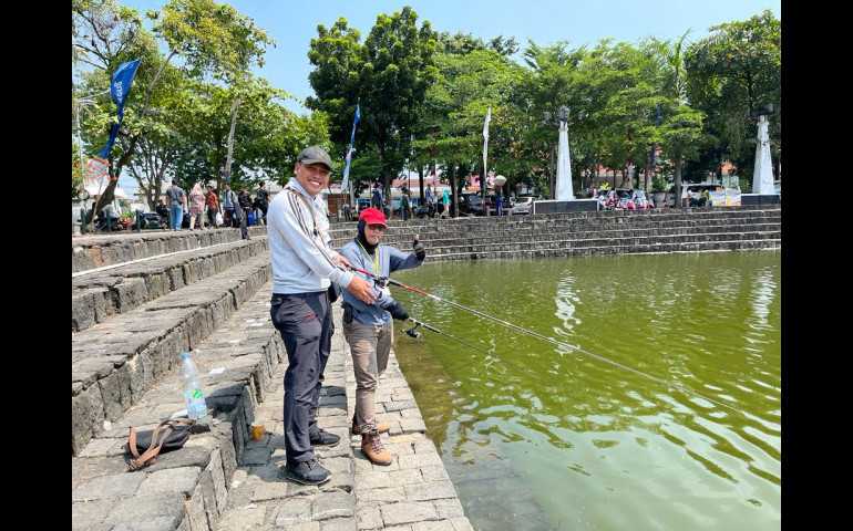 Peringati HUT ke 476 Kota Semarang, Ribuan Peserta Rebutkan Juara Lomba Mancing Gebyar Polder Tawang