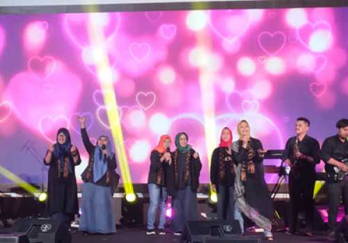 Kolaborasi Dharma Wanita Voice UNS Dan Bank Jateng Jazz Hangatkan Bima UNS Jazz Nite 2023