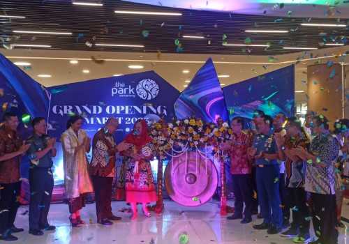 Walikota Hevearita Resmikan The Park Mall Semarang