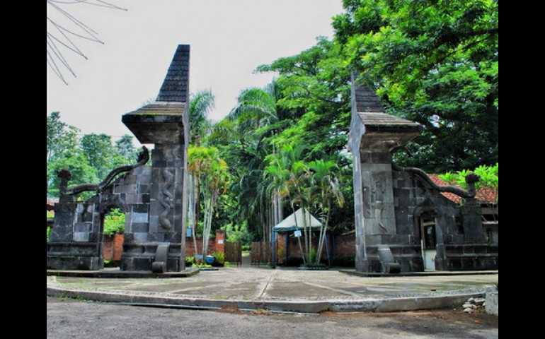 Sikumis Bawa Berkah, Taman Lele Semarang: Wisata Favorit Bareng Keluarga