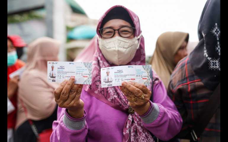 Gelar Safari Ramadhan BUMN 2023, 1.000 Paket Sembako Murah SIG Ludes Tersalurkan Di Tangsel