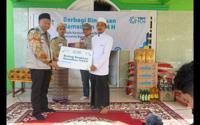 Berbagi Kebahagiaan Ramadhan 1444 H bersama YBM PLN