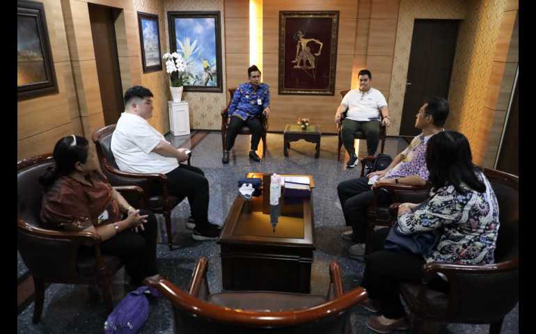 Mampu Jaga Kerukunan dan Tolerensi Antar Umat Beragama, Wagub Jateng Raih Penghargaan SHRK 2023