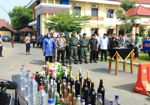 Polres Sragen Musnahkan Ratusan Liter Miras dan Knalpot Brong