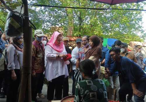 Tinjau Pasar Tradisional, Wali Kota Semarang Hevearita Sebut Harga Bahan Pokok Beberapa Mengalami Kenaikan