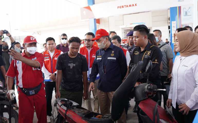 Pastikan Stok Aman, Menteri ESDM dan Dirut PT Pertamina (Persero) Kunjungi Langsung SPBU Tol Jawa Tengah