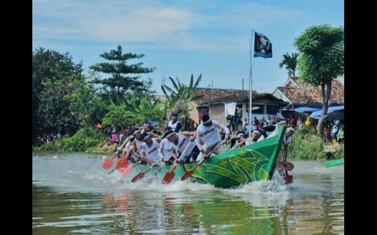 Tradisi Lebaran, Lomba Dayung Batang Diikuti 400 Peserta: Jadi Ajang Silaturahmi