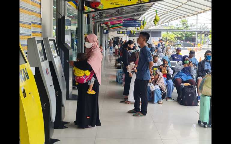 Jumlah Penumpang Kereta Api Masih Tinggi Hingga H+4 Lebaran, Ini Pesan KAI Daop 4 Semarang