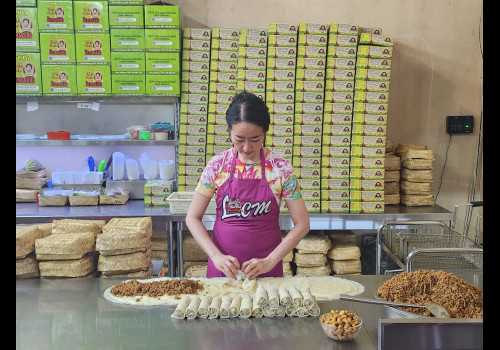 Catat! Lunpia Cik Me Me Beri Diskon Khusus di Hari Jadi Kota Semarang ke-476