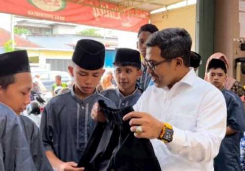 RAMADHAN BERBAGI, Ferry Wawan Cahyono Ajak Anak-anak Panti Asuhan Belanja Baju Lebaran