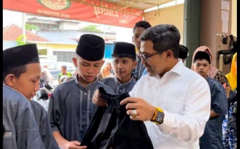 RAMADHAN BERBAGI, Ferry Wawan Cahyono Ajak Anak-anak Panti Asuhan Belanja Baju Lebaran