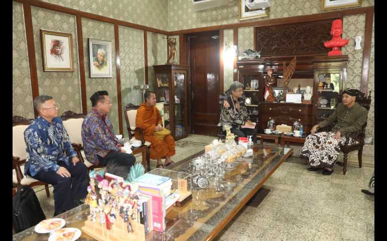 Perwakilan Umat Buddha Temui Ganjar Pranowo, Bahas Peringatan Waisak 2023 di Borobudur