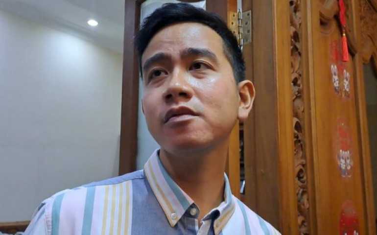Gibran Tegaskan Belum Cukup Umur Soal Cawapres