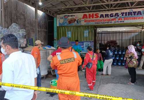 Sadis! Seorang Mayat Ditemukan dengan Kondisi Dicor di Tembalang Semarang