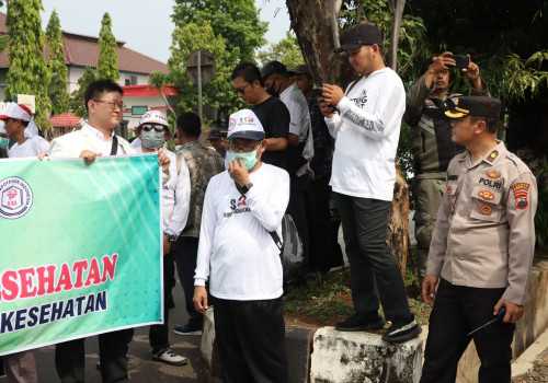 Ratusan Nakes di Kendal Turun ke Jalan, Tolak RUU di DPRD Kendal