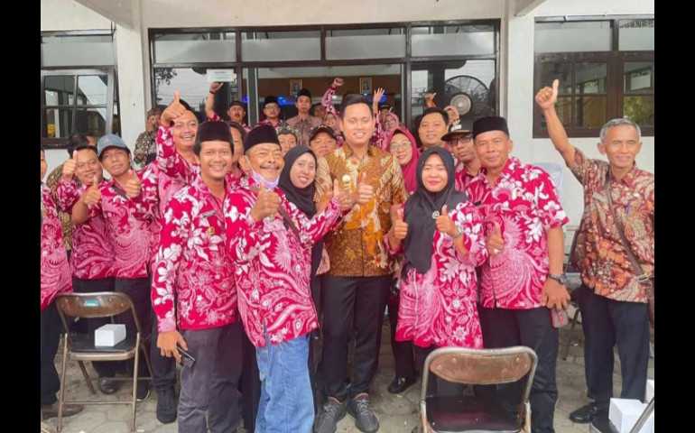 Paguyuban Kades Bahurekso Kendal Gelar Halal Bi Halal, Sampaikan Kendaraan Operasional ke Bupati Dico